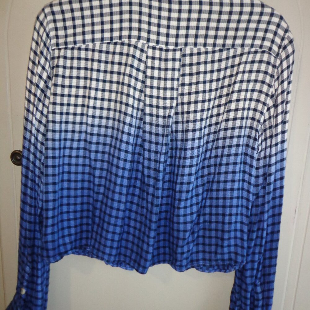 Free People Cropped Button Down Shirt M Checked Blues/White Long Sleeves Pocket - Picture 12 of 15